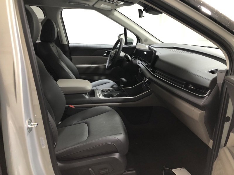 New 2026 Kia Carnival SX image 16