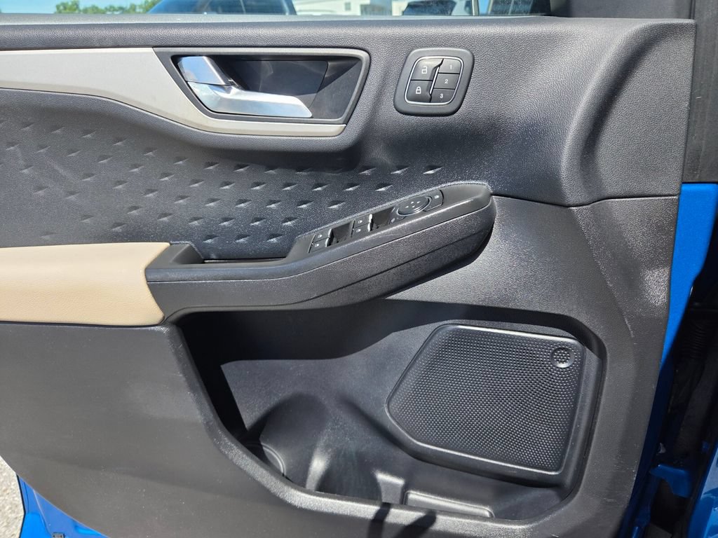 Used 2020 Ford Escape SEL FWD image 20