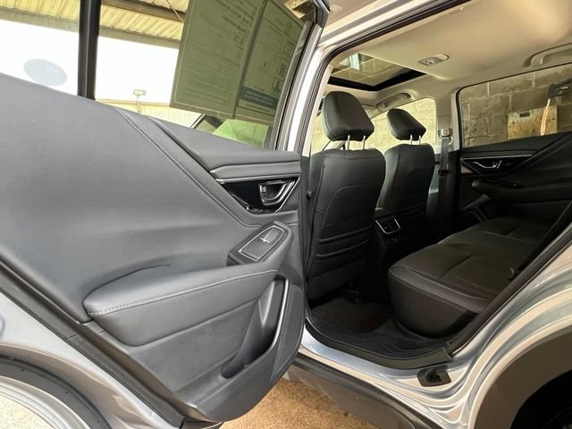 Used 2025 Subaru Outback Limited AWD/4WD image 29