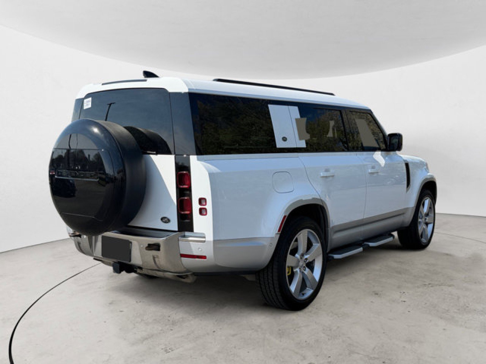 Certified 2023 Land Rover Defender 130 First Edition AWD/4WD image 4