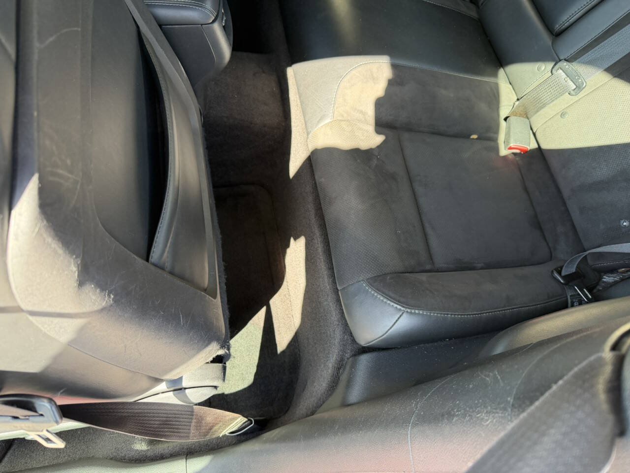 Used 2015 Dodge Challenger R/T Plus RWD image 35
