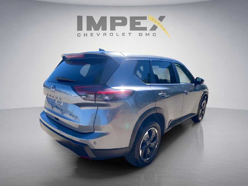 Used 2024 Nissan Rogue SV AWD/4WD image 5