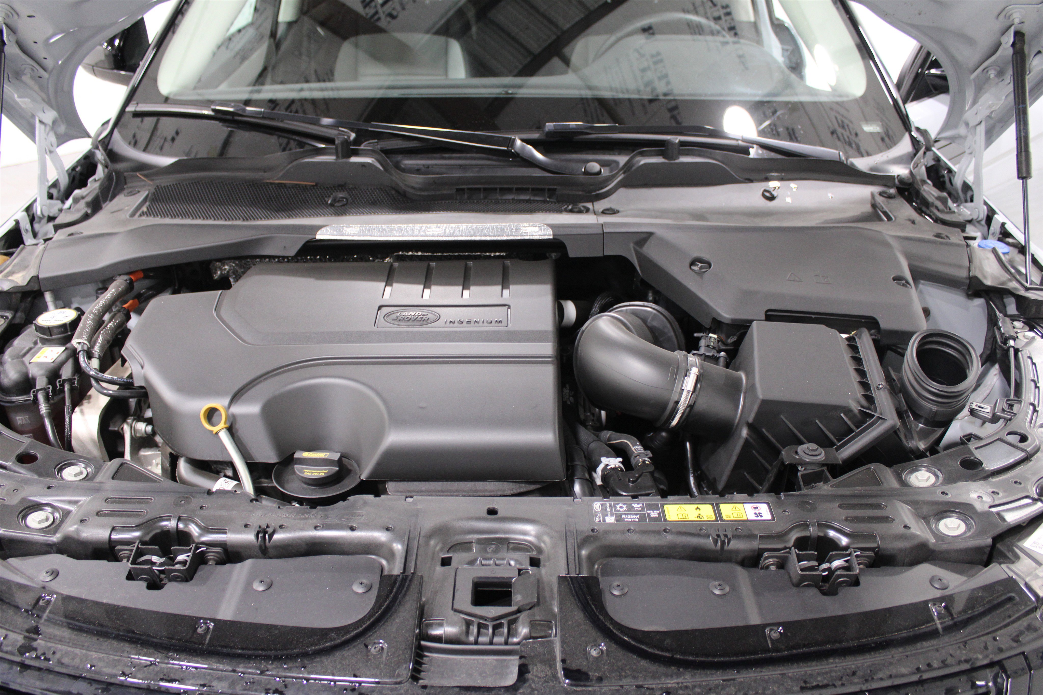 Used 2024 Land Rover Range Rover Evoque Dynamic SE image 35