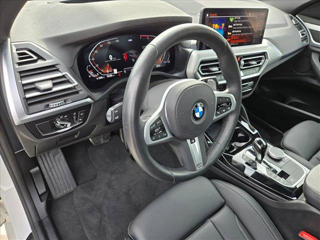 Used 2025 BMW X4 xDrive30i image 10