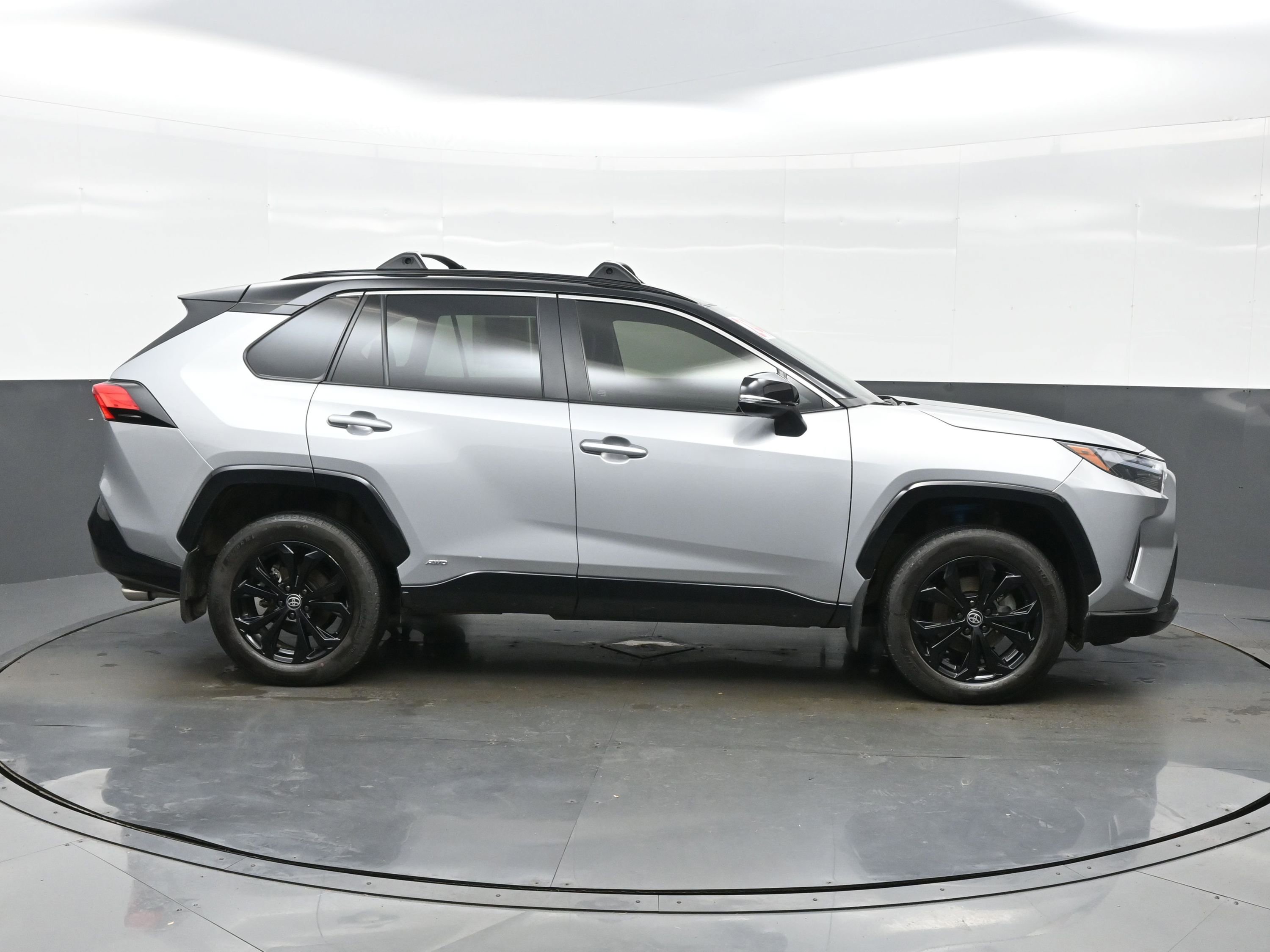 Used 2024 Toyota RAV4 XSE AWD/4WD image 7