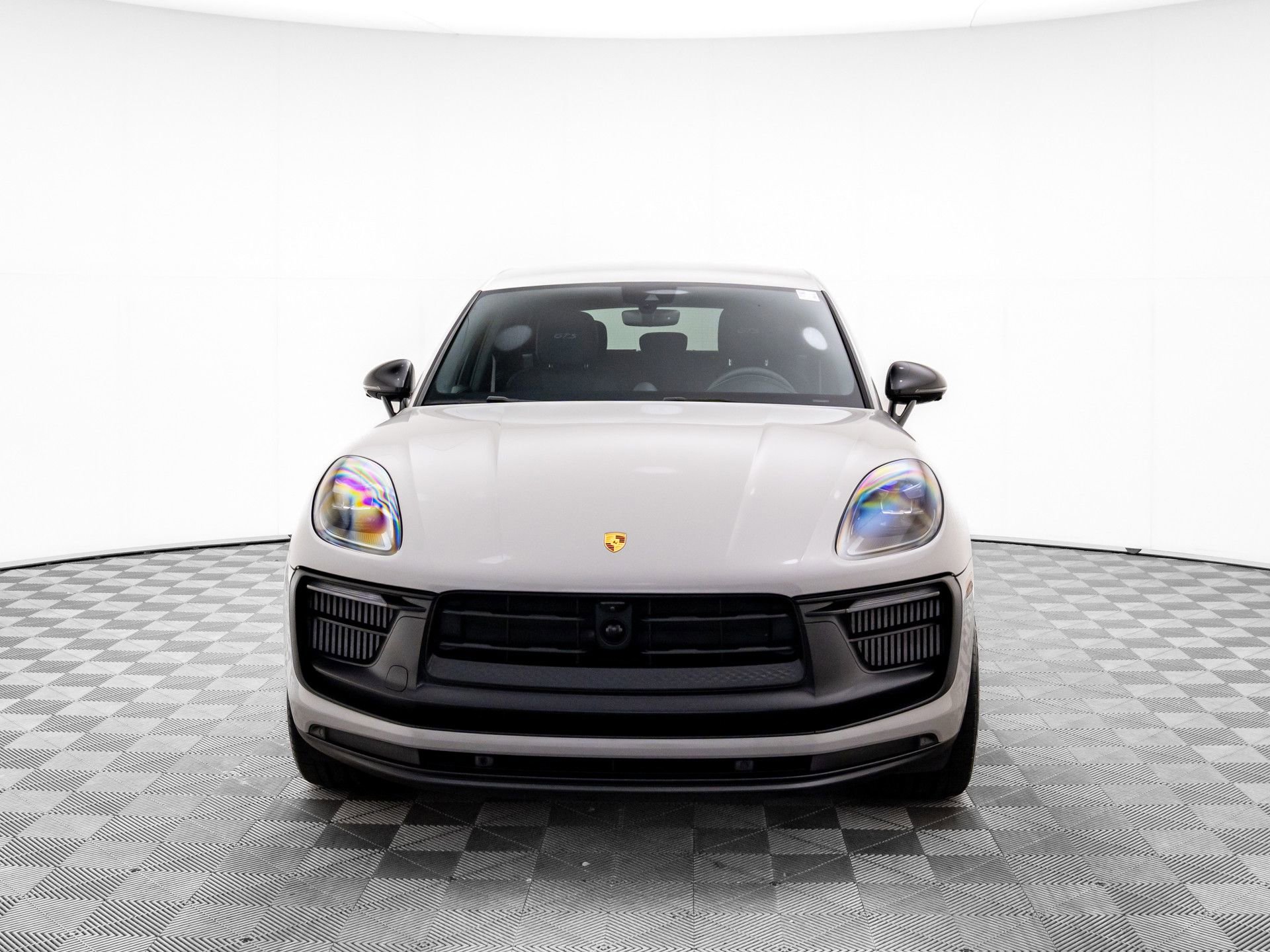 Certified 2024 Porsche Macan GTS image 9