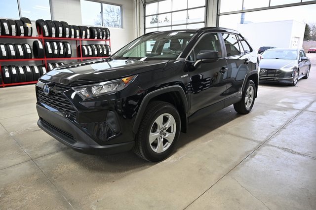 Used 2019 Toyota RAV4 LE image 7
