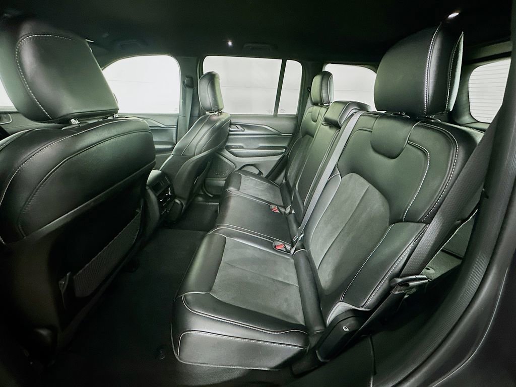 Certified 2024 Jeep Grand Cherokee Altitude image 35