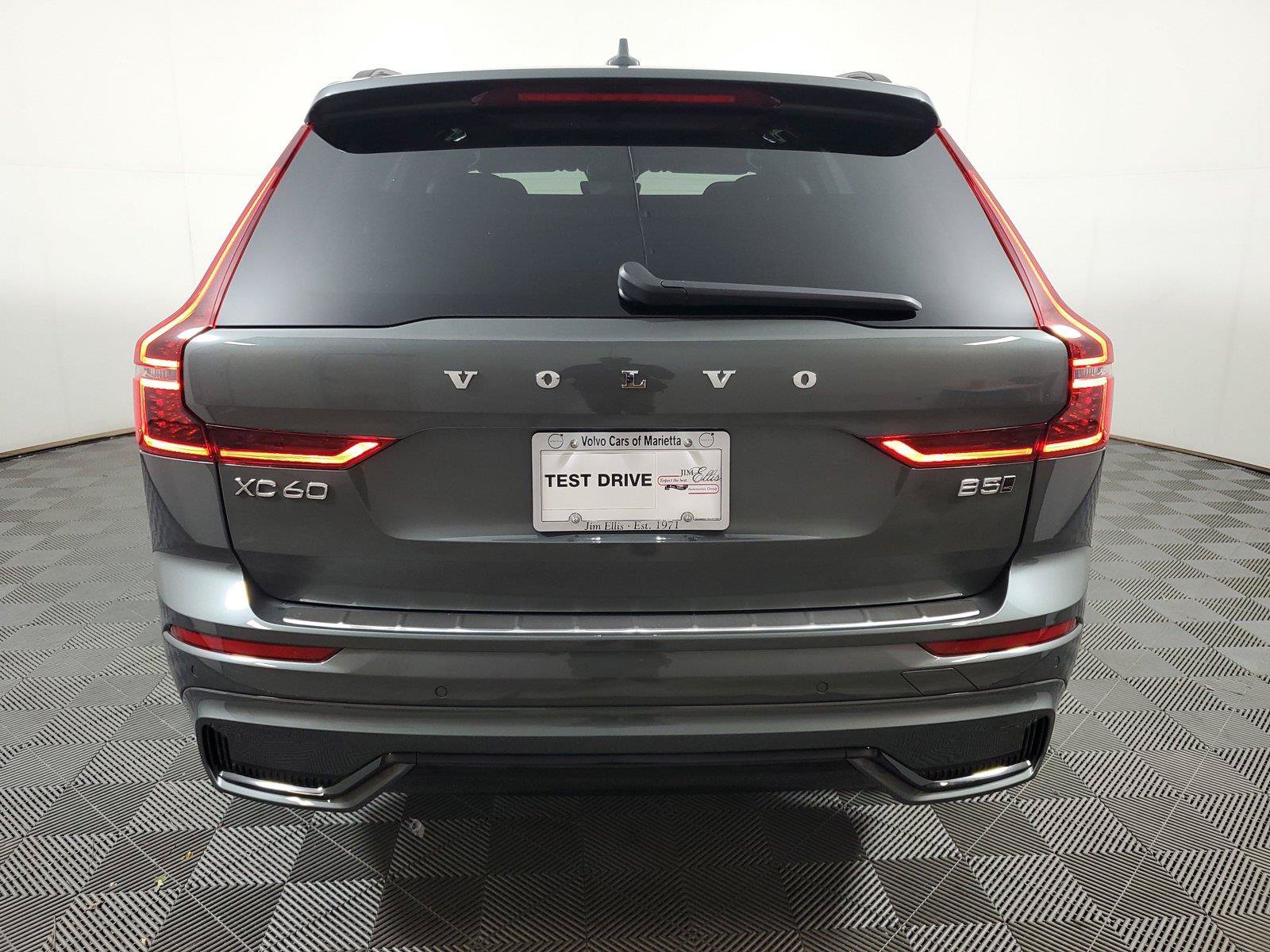 New 2027 Volvo XC60 B5 Core AWD/4WD image 5