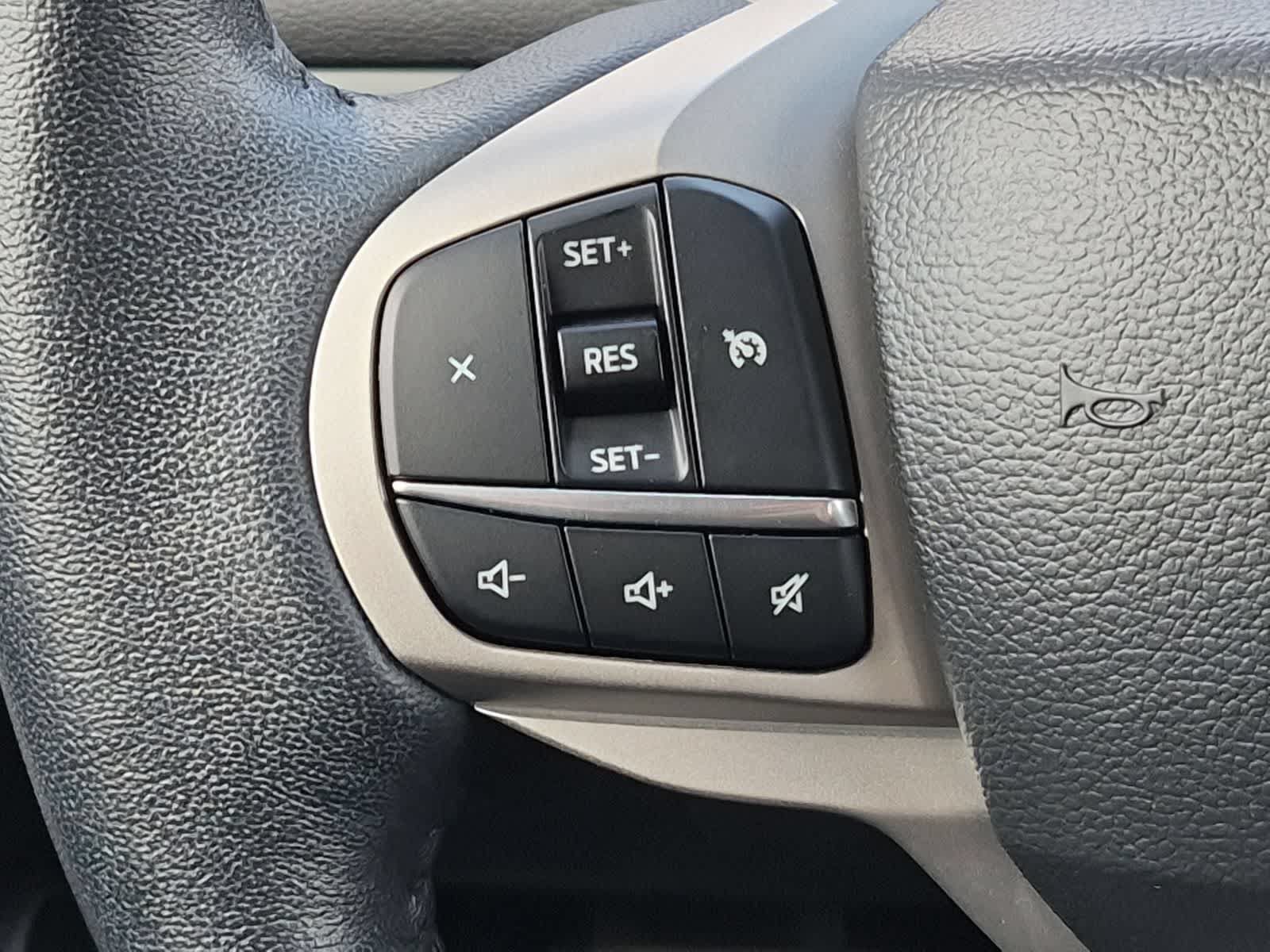Used 2023 Ford Explorer XLT AWD/4WD image 23