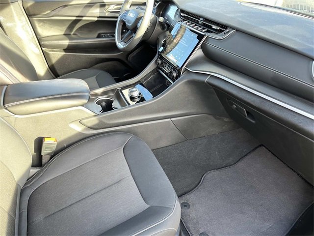 Used 2024 Jeep Grand Cherokee L Laredo w/ Luxury Tech Group I image 24