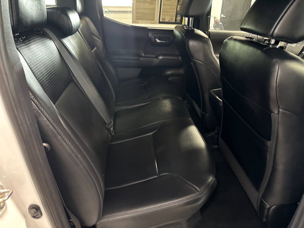 Used 2019 Toyota Tacoma TRD Off-Road AWD/4WD image 16