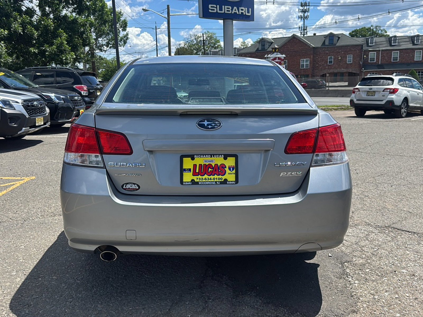 Used 2011 Subaru Legacy 2.5i Premium AWD/4WD image 6
