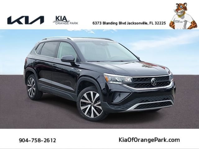 Used 2024 Volkswagen Taos SE FWD image 1