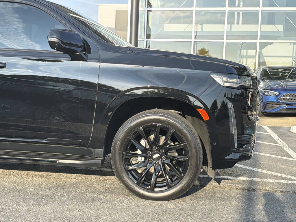 Used 2023 Cadillac Escalade ESV Premium Luxury w/ LPO, Floor Liner Package AWD/4WD image 9