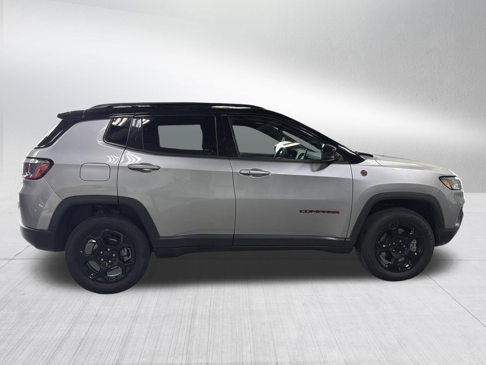 Used 2023 Jeep Compass Trailhawk AWD/4WD image 8