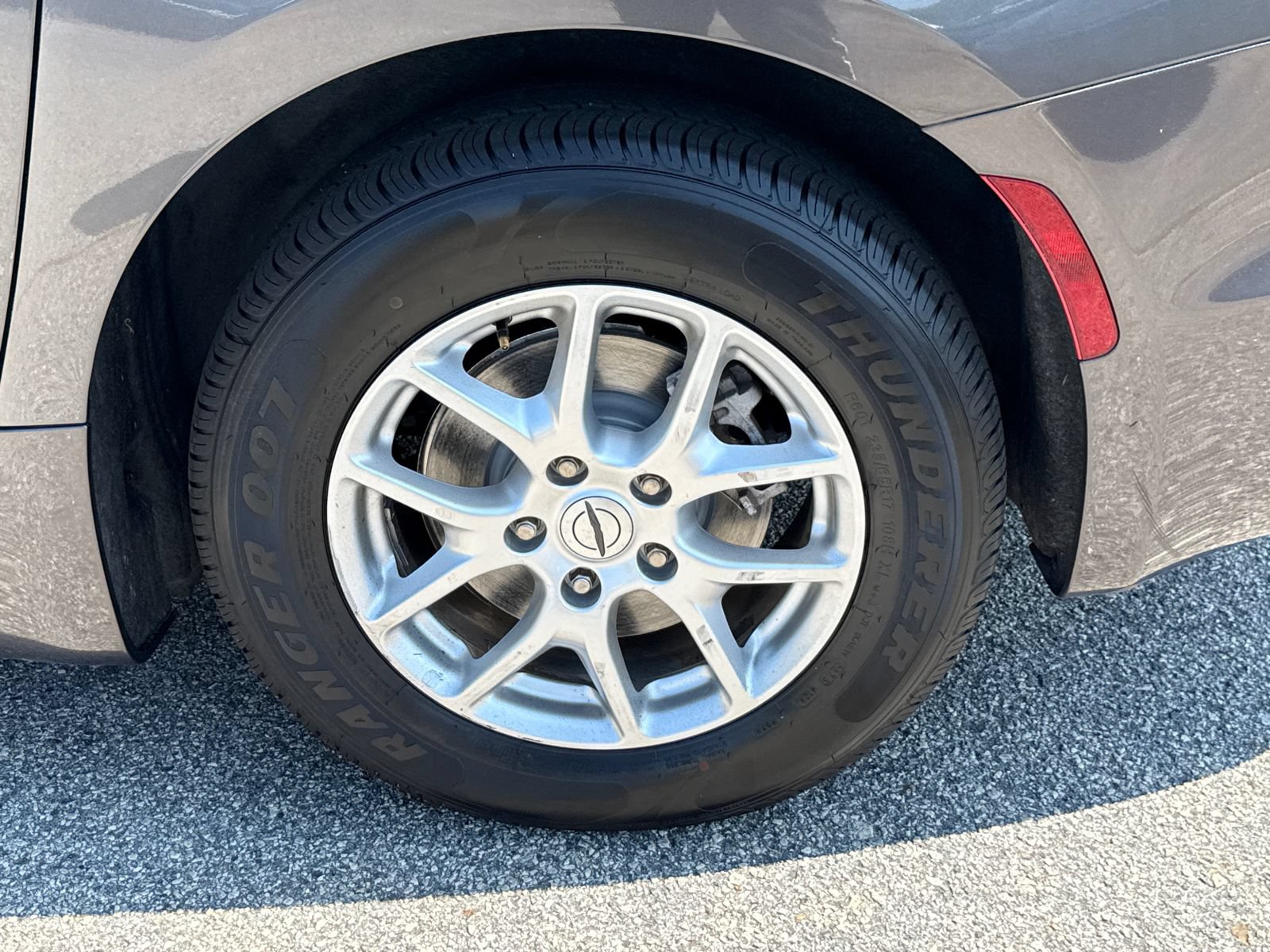 Used 2023 Chrysler Pacifica Touring-L FWD image 20