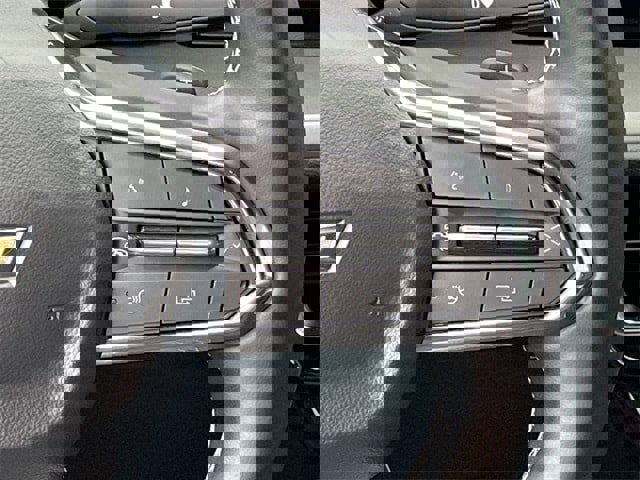 Used 2024 Chevrolet Traverse LT image 14