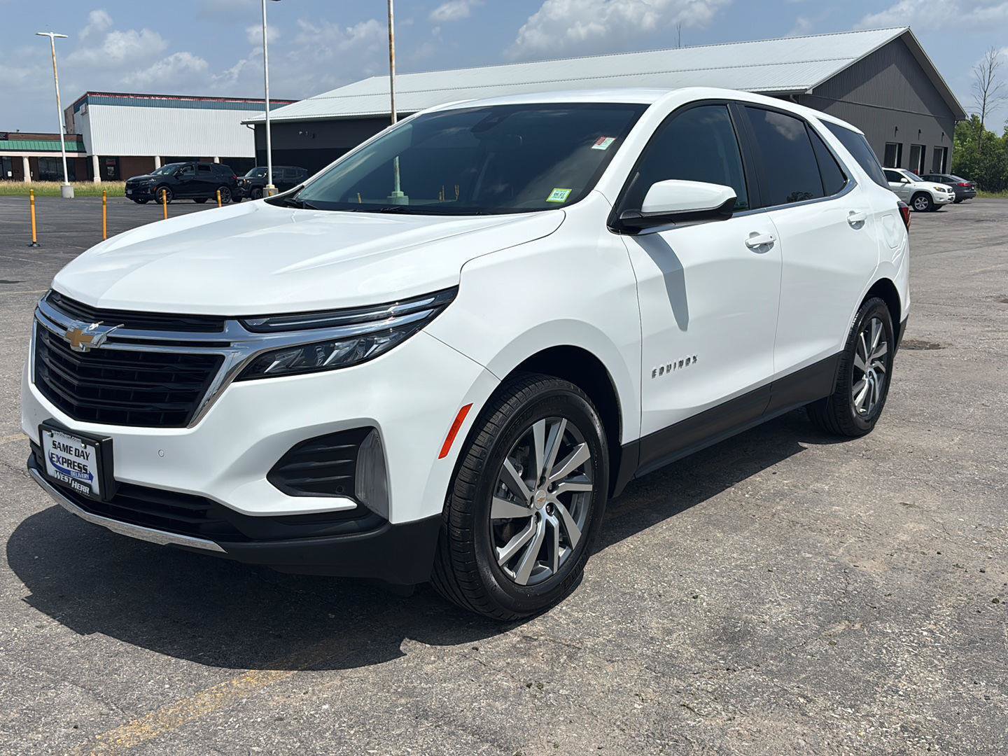 Used 2024 Chevrolet Equinox LT AWD/4WD image 3