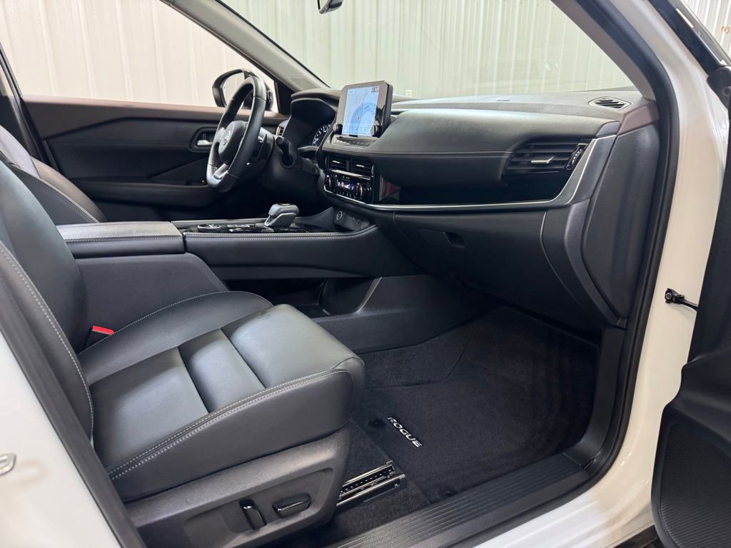 Used 2023 Nissan Rogue SL w/ SL Premium Package AWD/4WD image 29