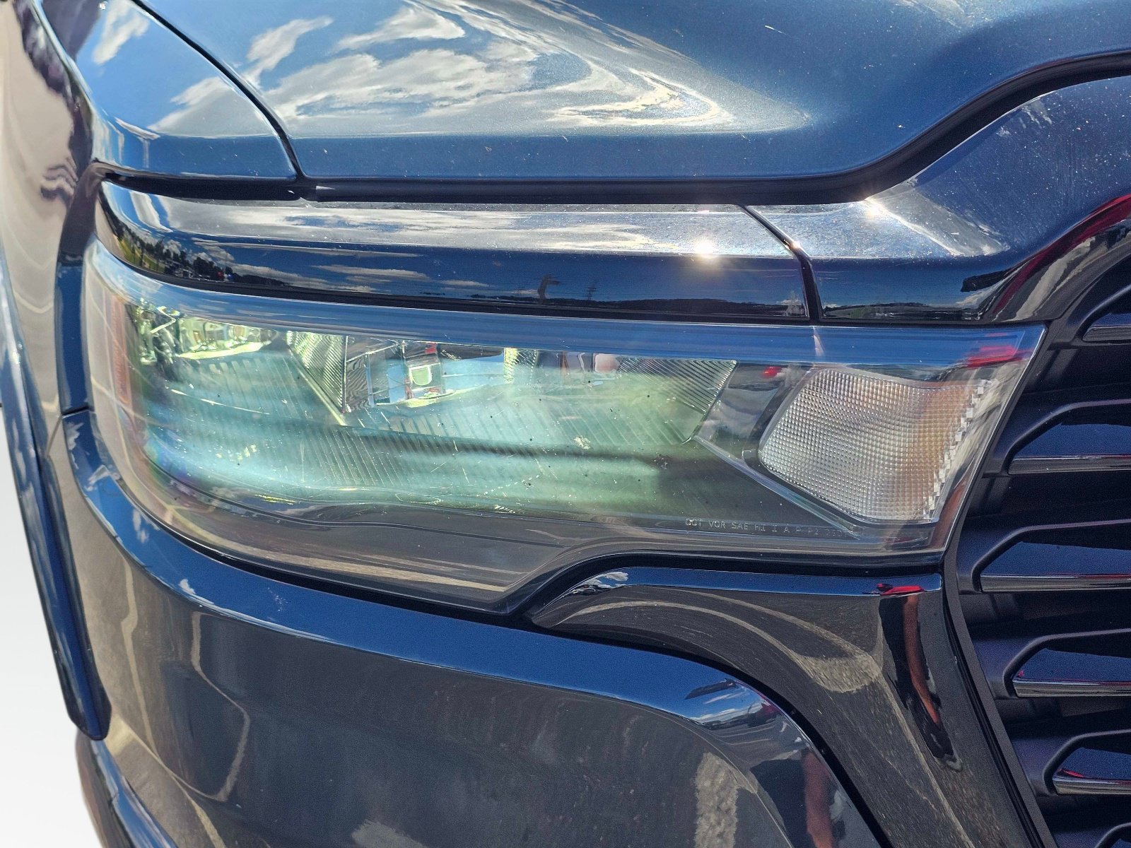 Used 2026 RAM 1500 Laramie w/ Night Edition AWD/4WD image 4