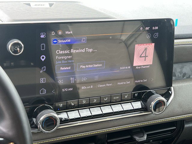 Used 2025 Chevrolet Colorado ZR2 w/ Midnight Edition image 13