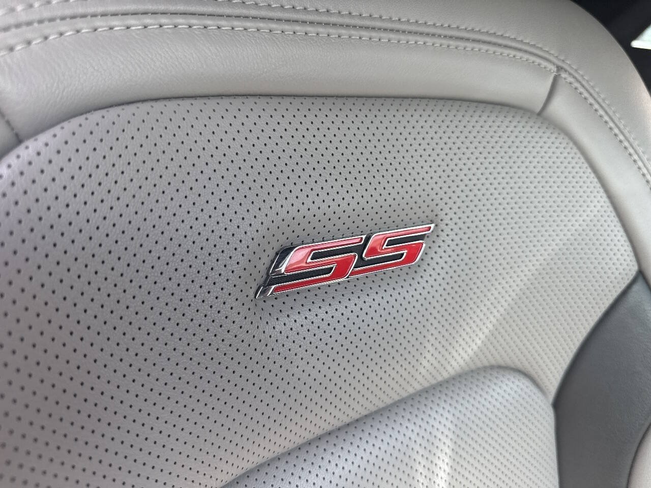 Used 2017 Chevrolet Camaro SS RWD image 30