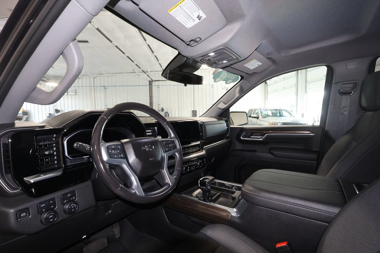 Certified 2023 Chevrolet Silverado 1500 LT Trail Boss w/ LPO, Dark Essentials Package AWD/4WD image 9