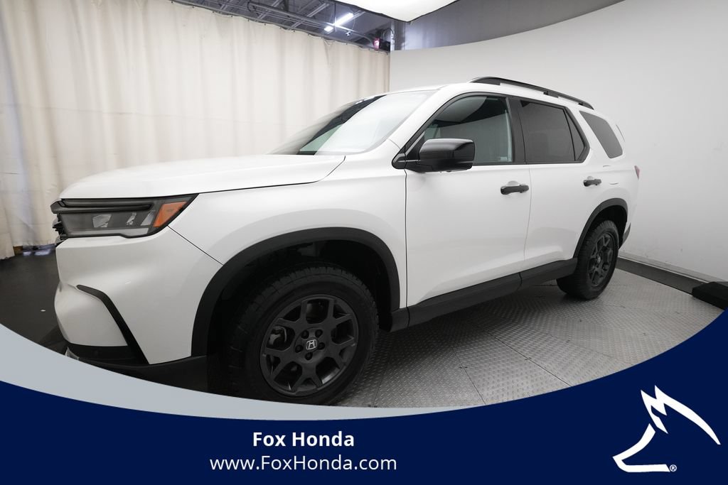 Certified 2025 Honda Pilot TrailSport image 1