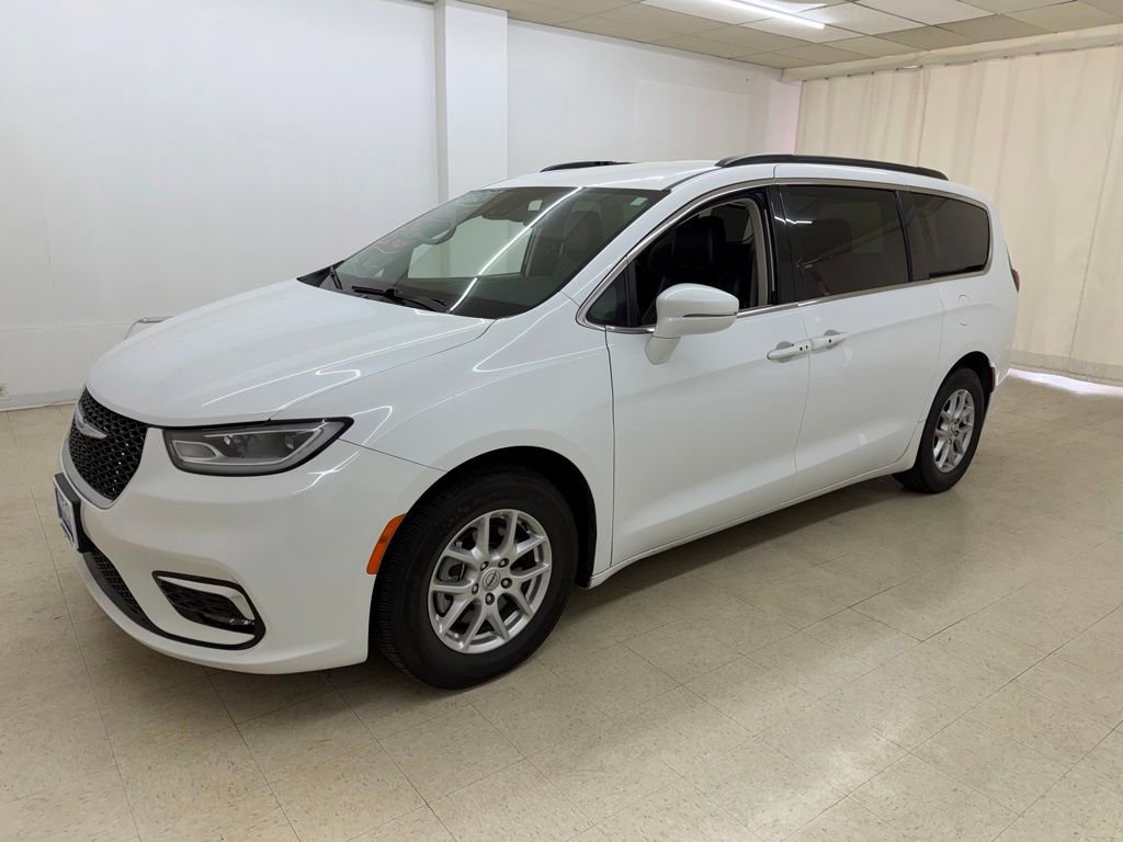 Used 2022 Chrysler Pacifica Touring-L FWD image 1