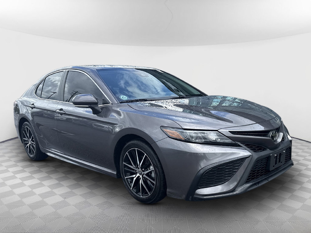 Used 2023 Toyota Camry SE FWD image 2
