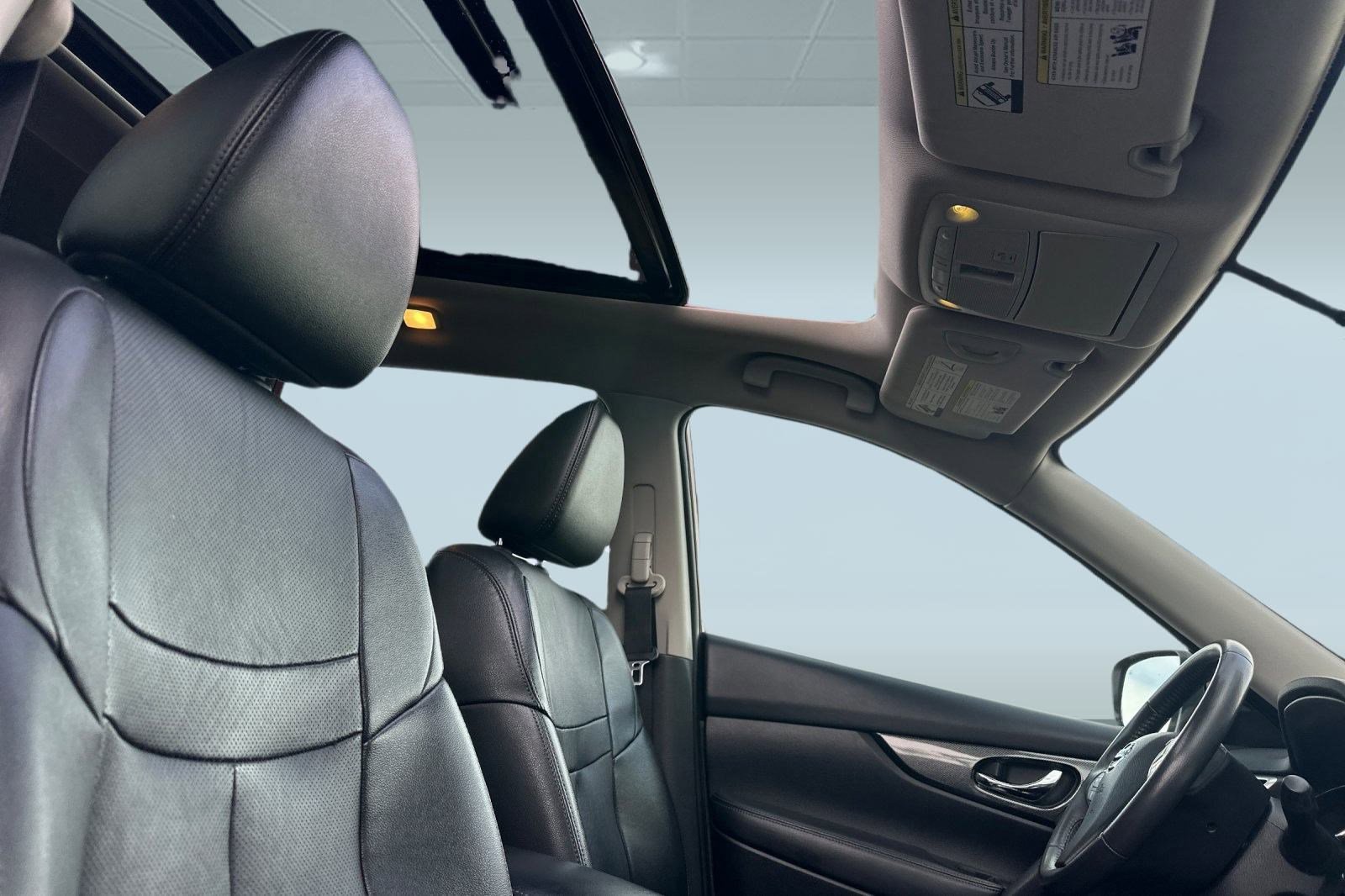 Used 2016 Nissan Rogue SL w/ SL Premium Package image 30