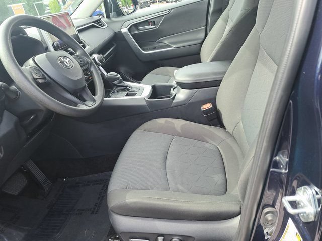 Used 2025 Toyota RAV4 XLE AWD/4WD image 28