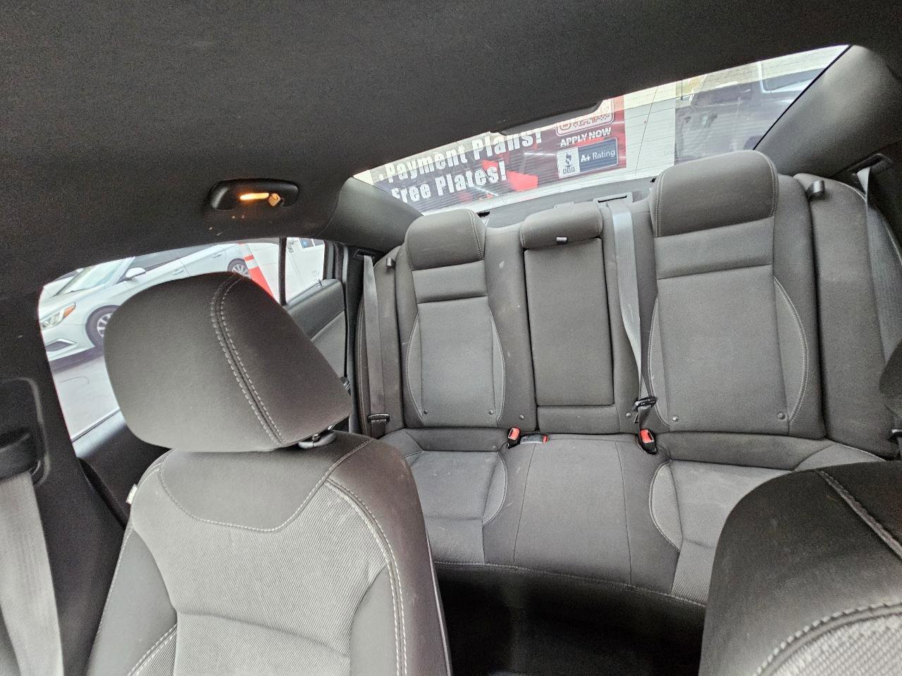 Used 2018 Dodge Charger SXT RWD image 21