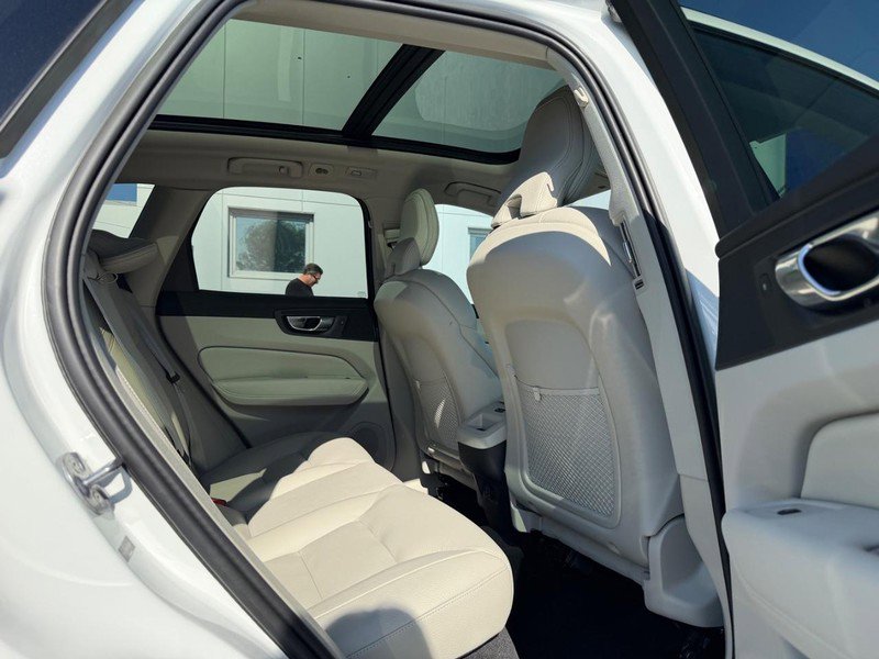 Certified 2023 Volvo XC60 B5 Plus w/ Climate Package AWD/4WD image 11