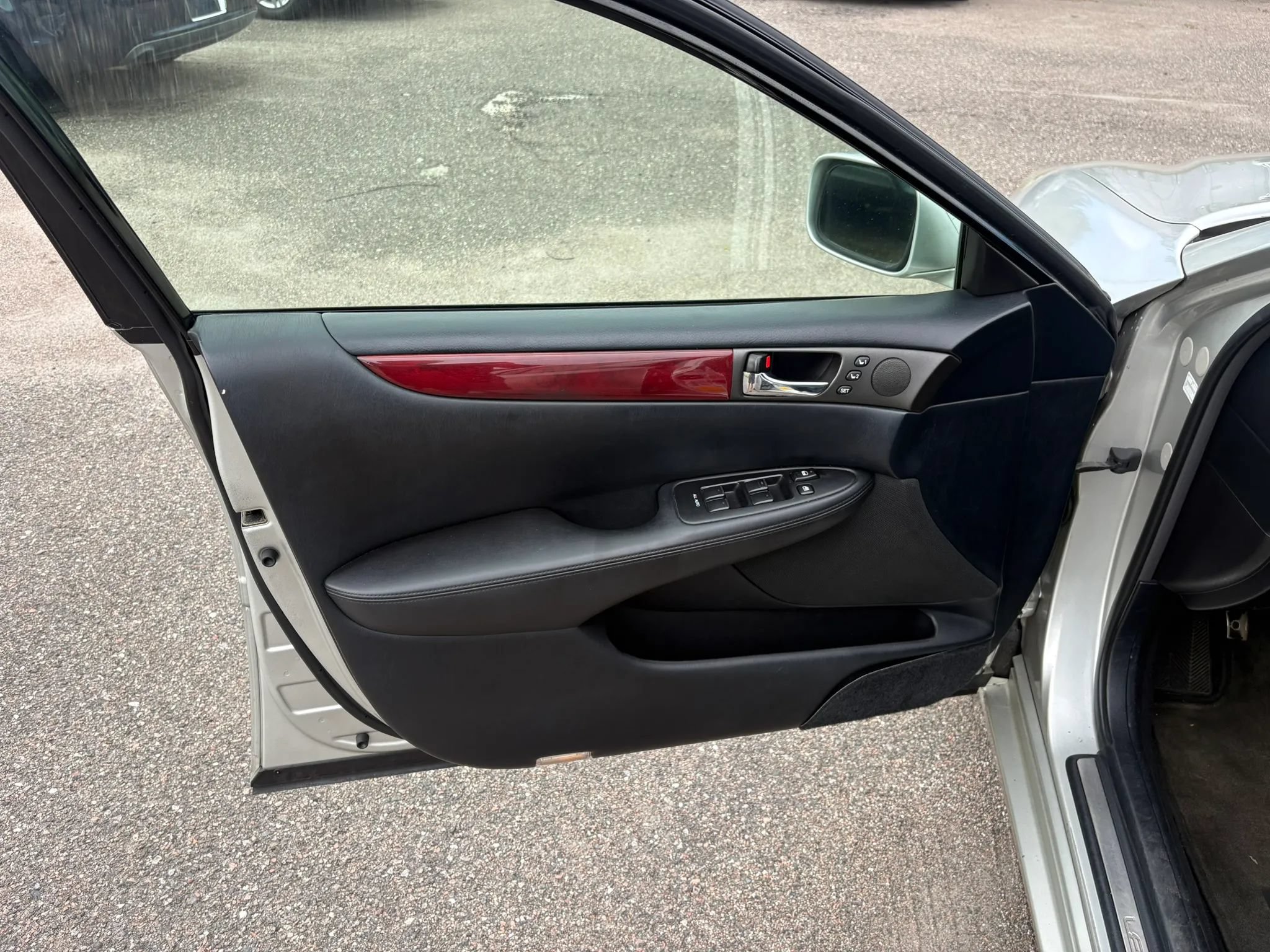 Used 2002 Lexus ES 330 w/ Premium Pkg FWD image 7