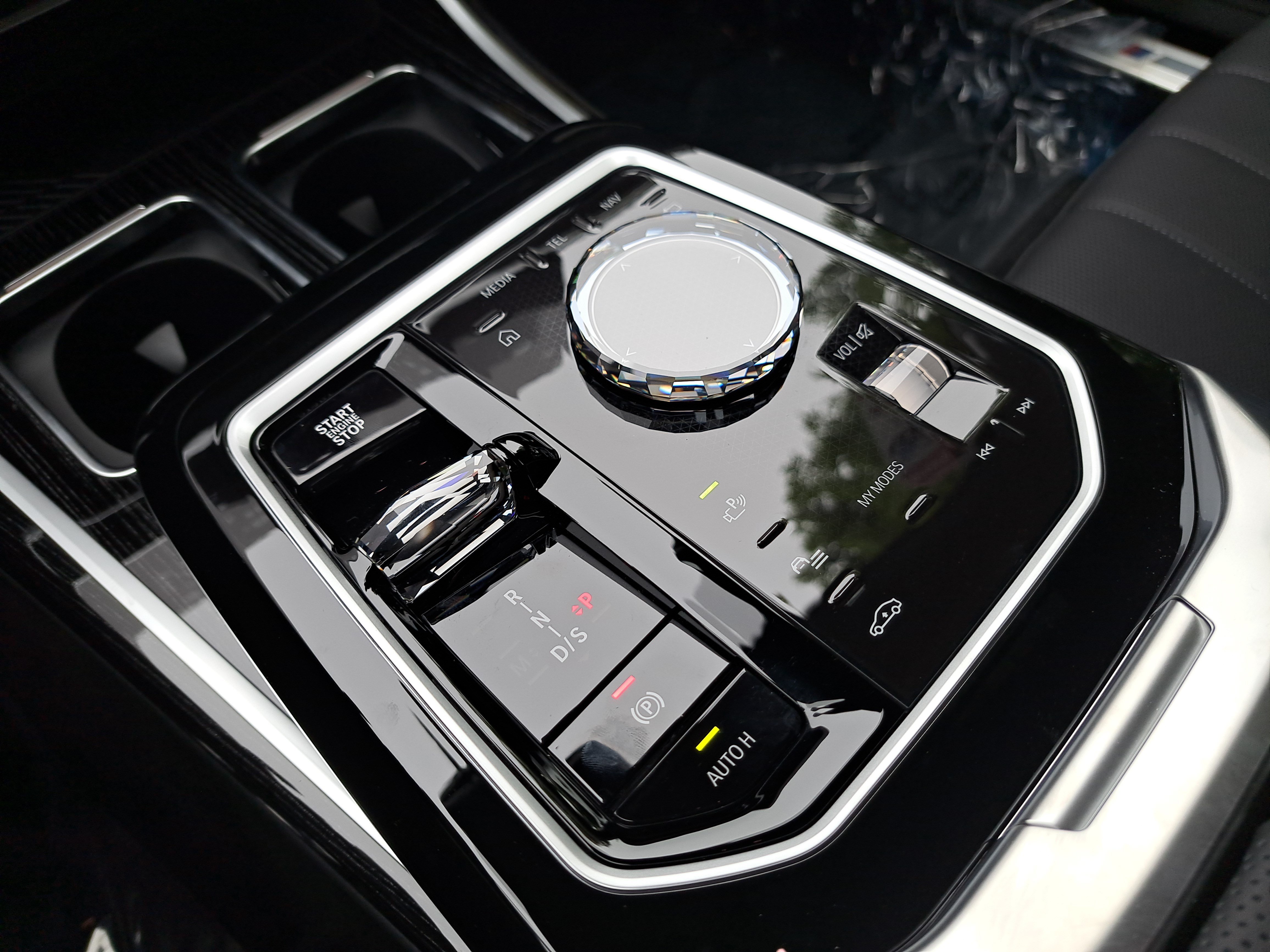 New 2026 BMW 740i RWD image 25