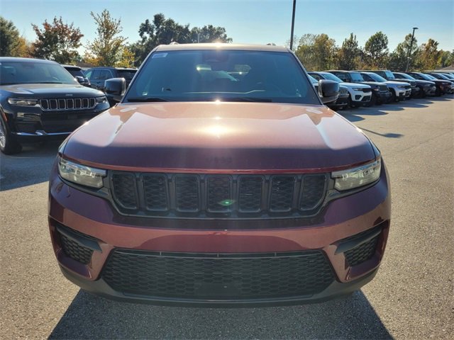 New 2025 Jeep Grand Cherokee Altitude image 19