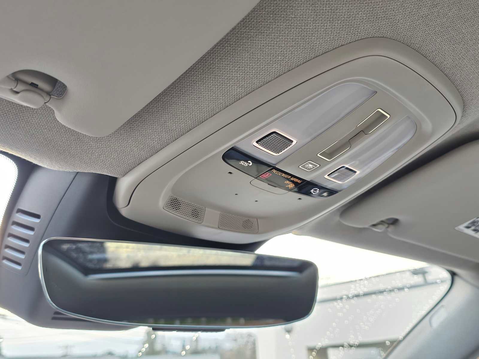 Certified 2024 Volvo XC40 B5 Plus w/ Protection Package Premier image 30