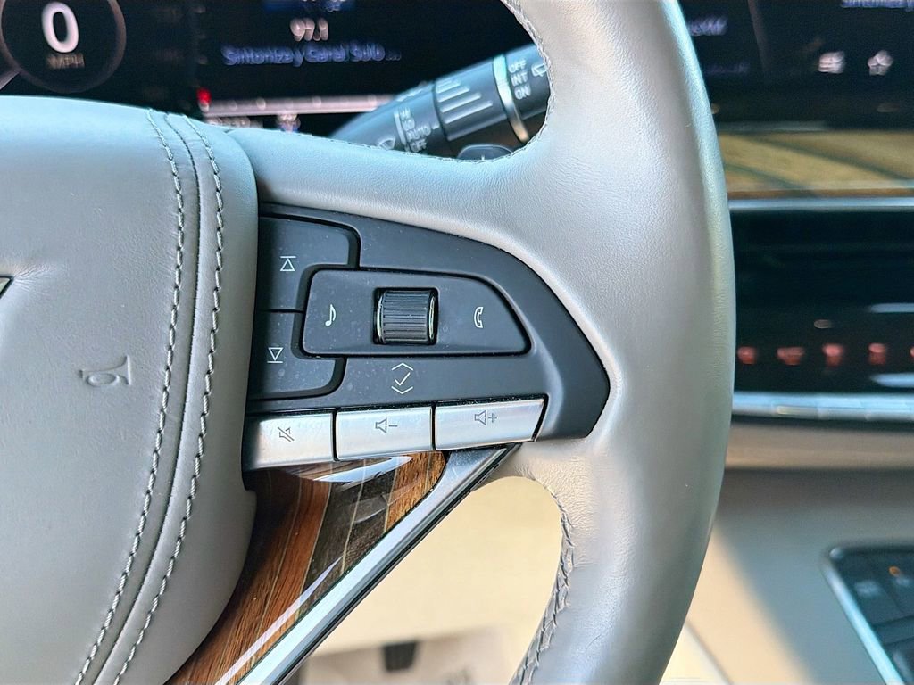 Used 2021 Cadillac Escalade ESV Premium Luxury Platinum image 40