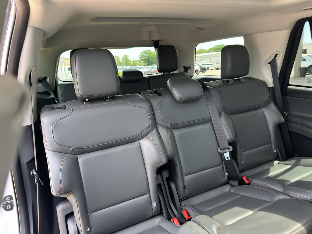 Used 2025 Ford Expedition Active AWD/4WD image 35