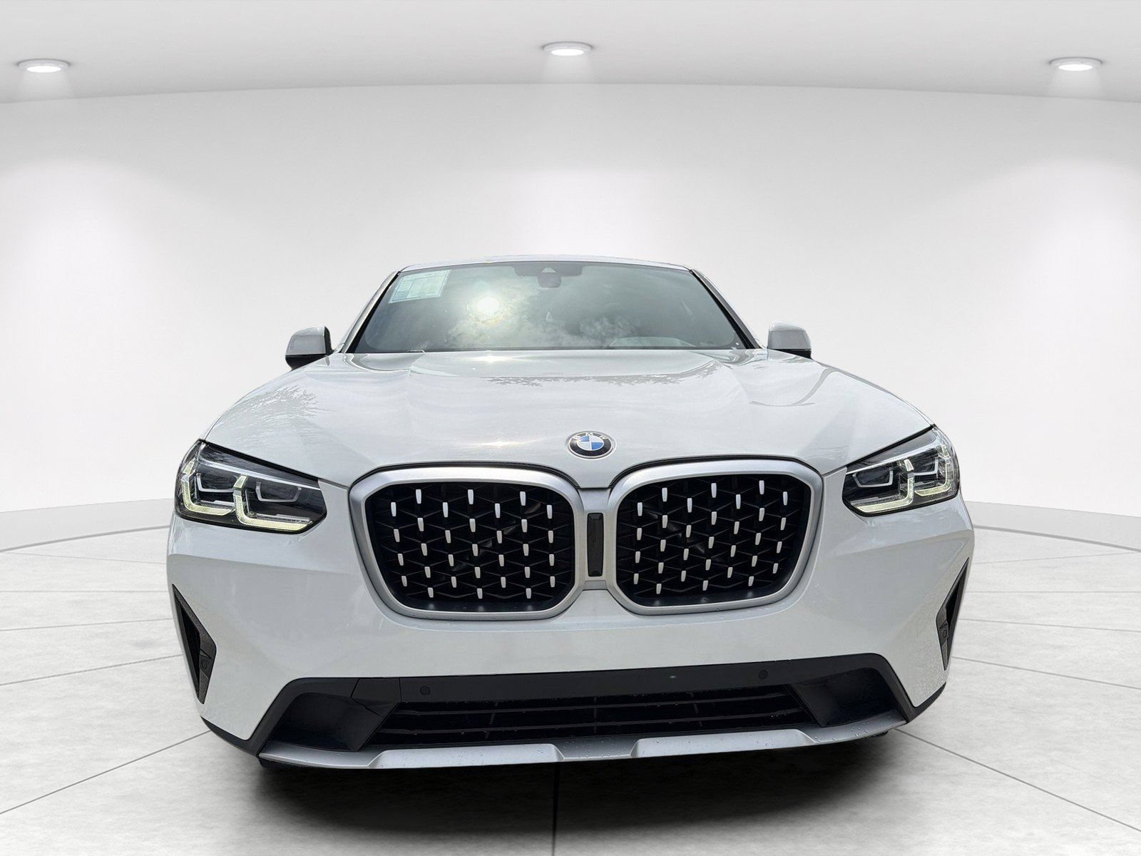 Used 2023 BMW X4 xDrive30i w/ Convenience Package AWD/4WD image 2
