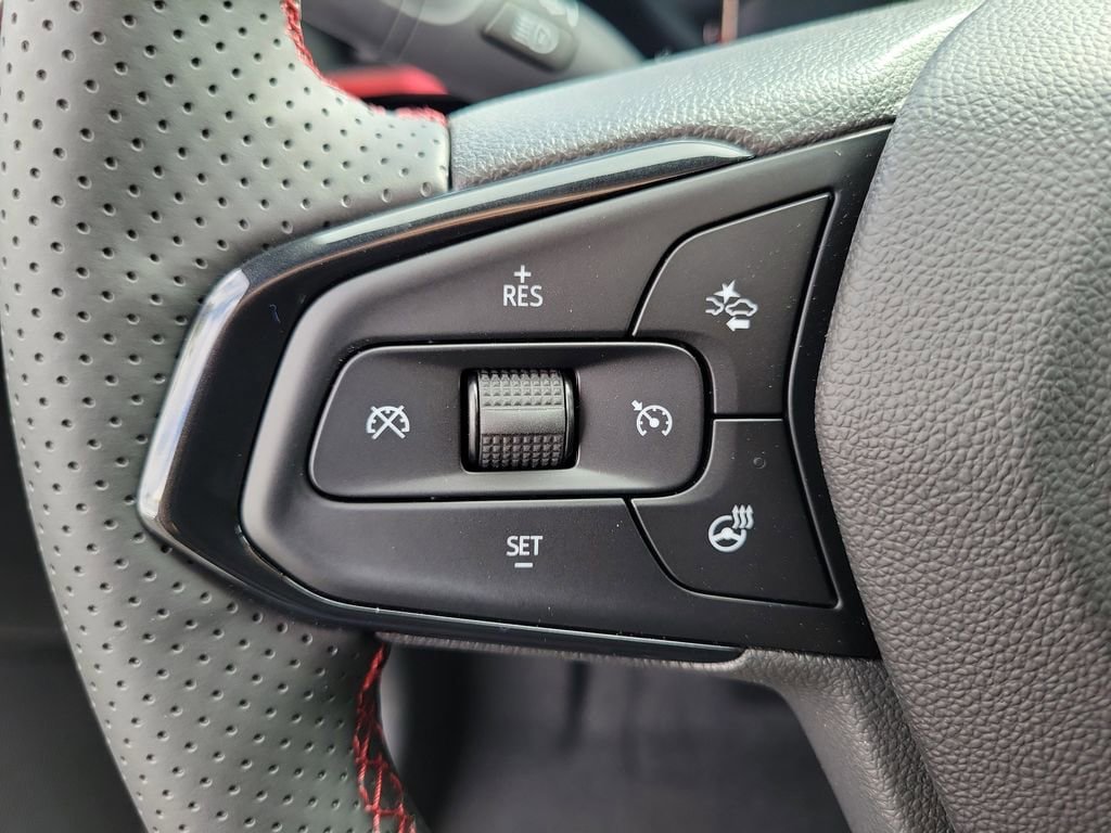 New 2026 Chevrolet Trax RS w/ Sunroof Package FWD image 5