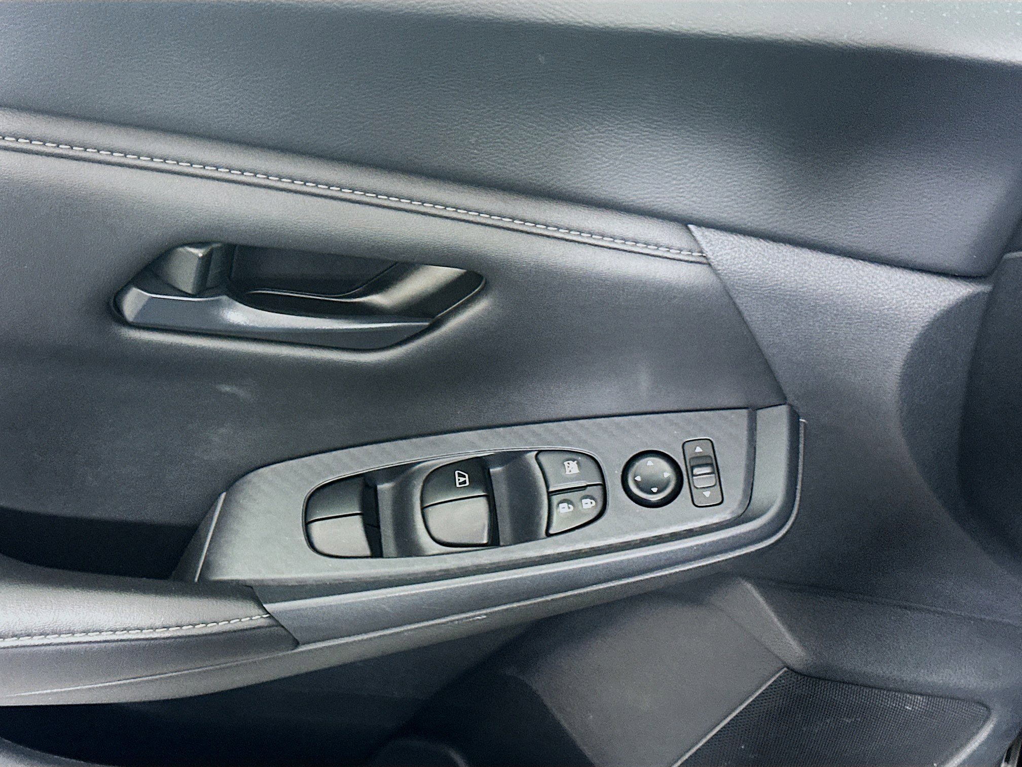 Used 2024 Nissan Sentra S image 15