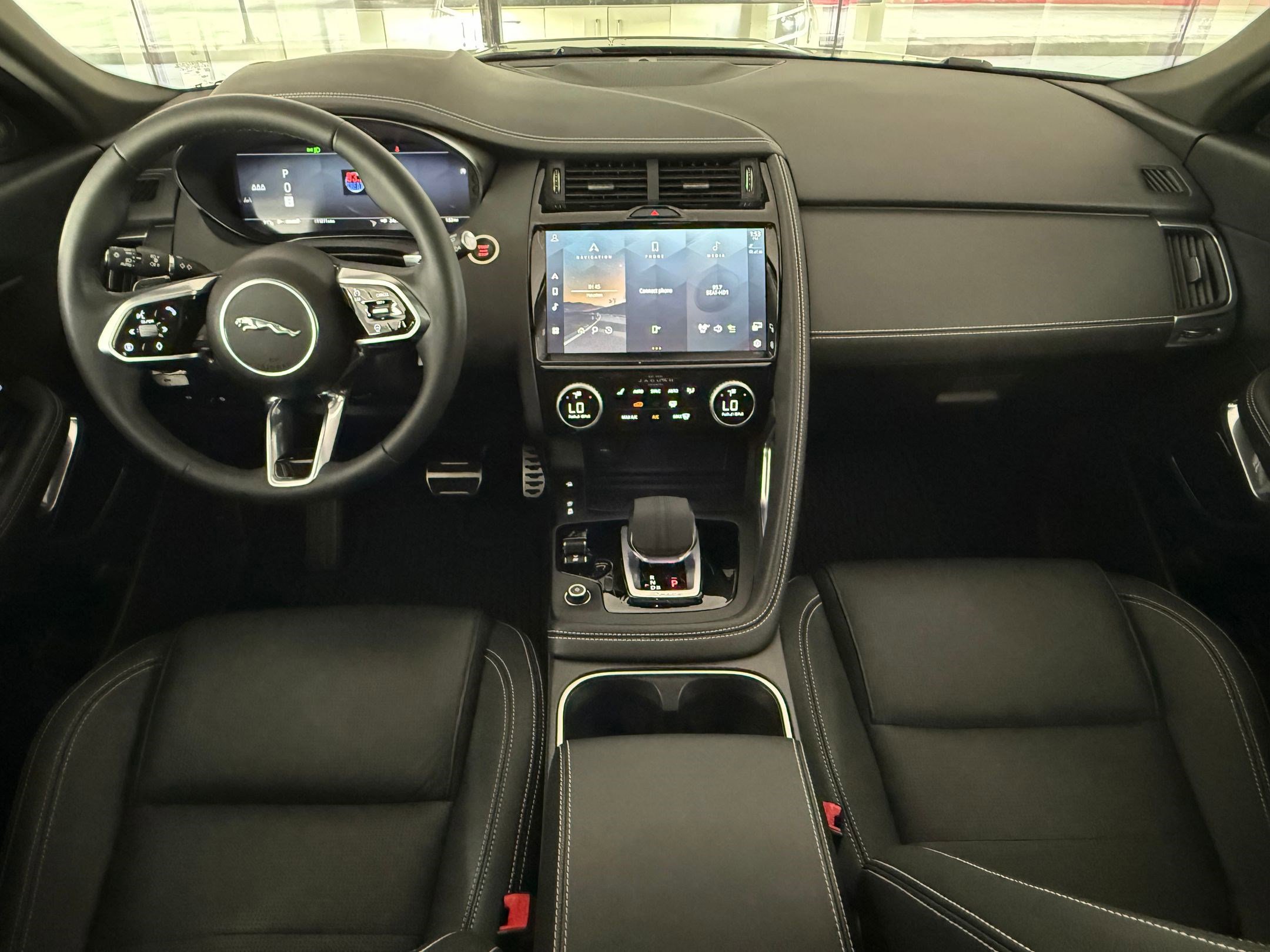 Used 2024 Jaguar E-PACE R-Dynamic SE AWD/4WD image 16
