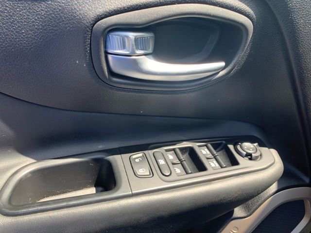 Used 2016 Jeep Renegade Limited AWD/4WD image 21