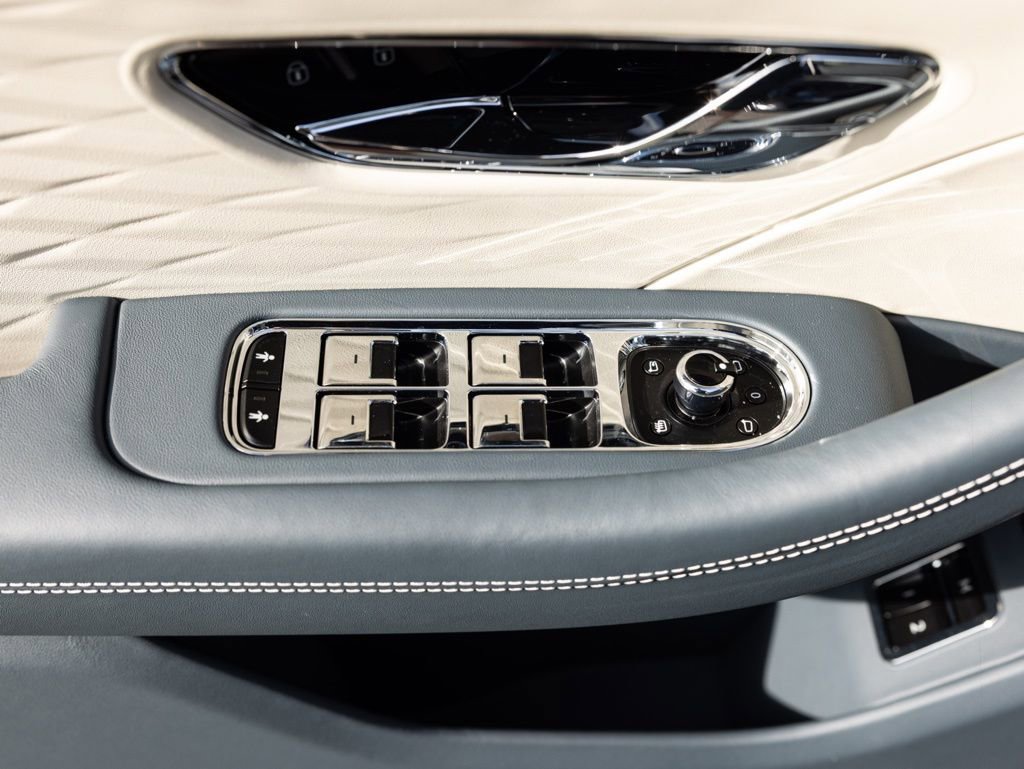 New 2026 Bentley Flying Spur Plug-In Hybrid AWD/4WD image 25
