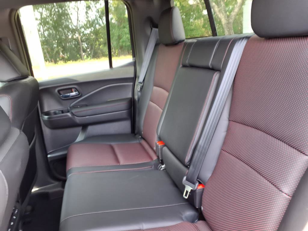 New 2025 Honda Ridgeline Black Edition image 11
