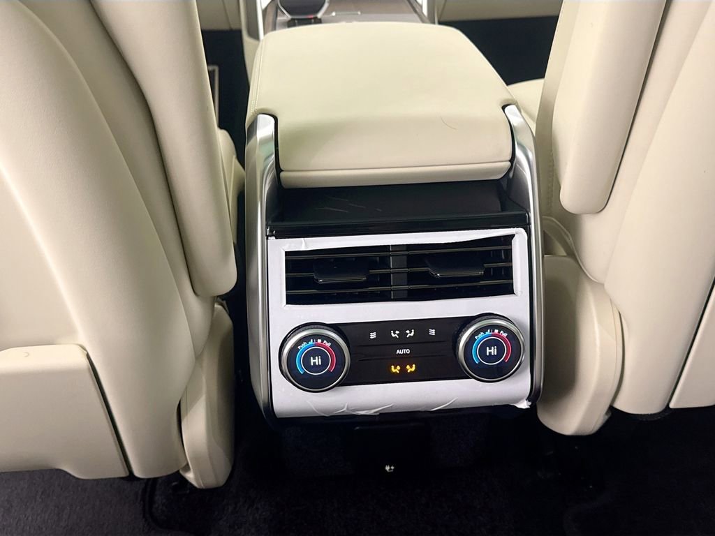 New 2026 Land Rover Range Rover SE image 25