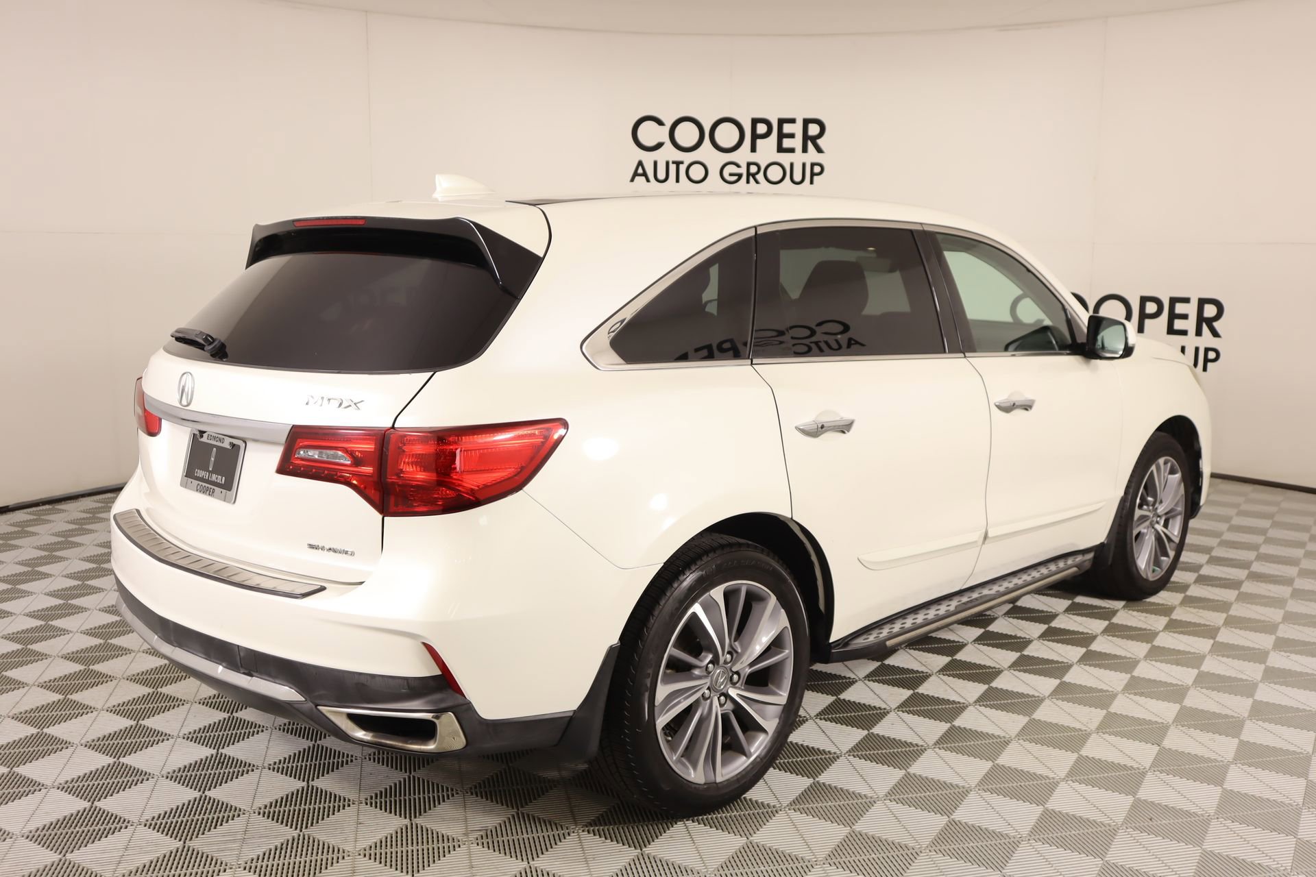 Used 2018 Acura MDX SH-AWD w/ Technology Package image 23